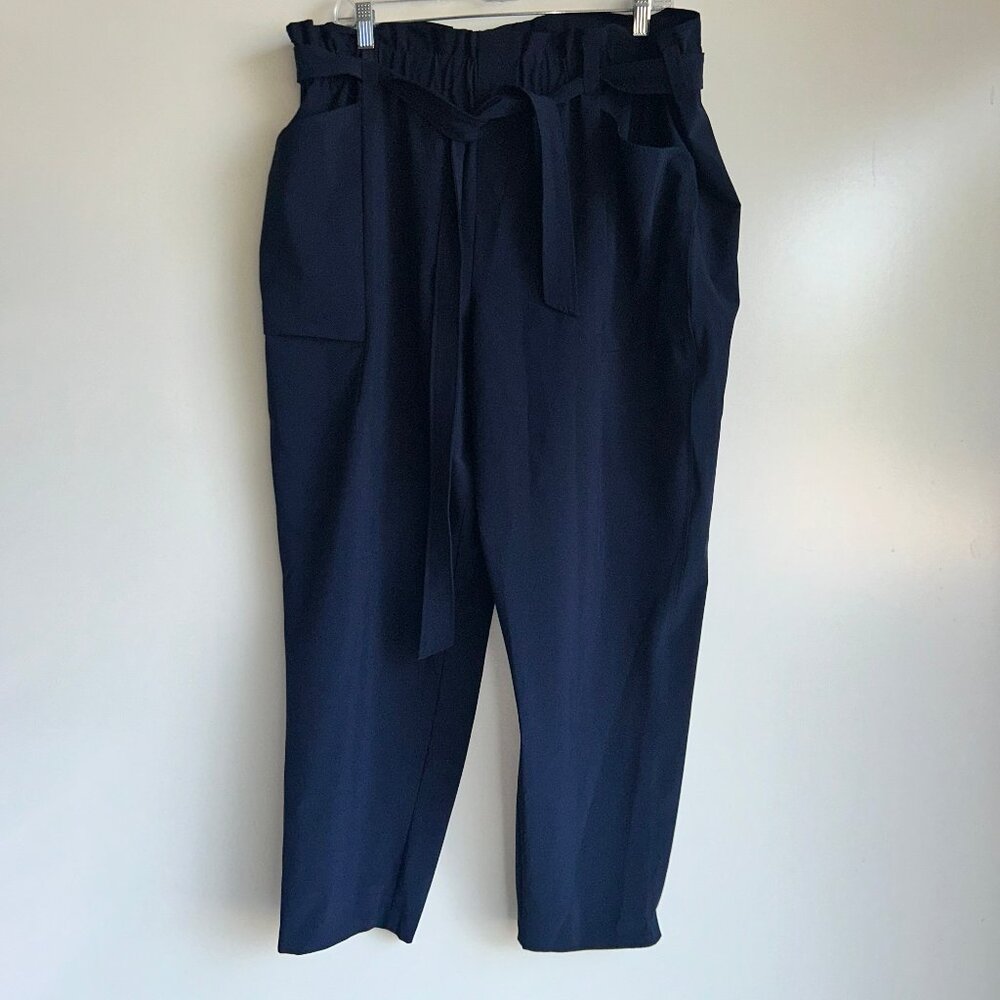 SUSAN GRAVER Weekend Navy Paper Bag Waist Crop Pants {380290} Size 1XP
